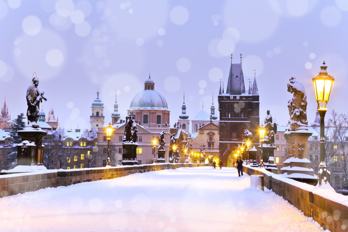 /photos/shares/Europe/0EuropeWinter/PragueCharlesBridgeWinter.jpg