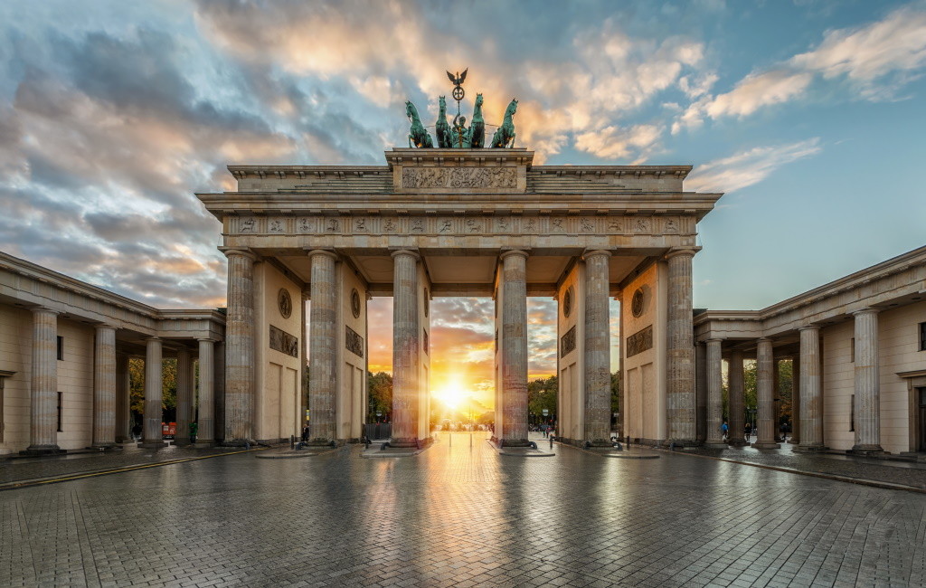 /photos/shares/Europe/0Germany/Berlin/GermanyBerlinBrandenburgGate.jpg