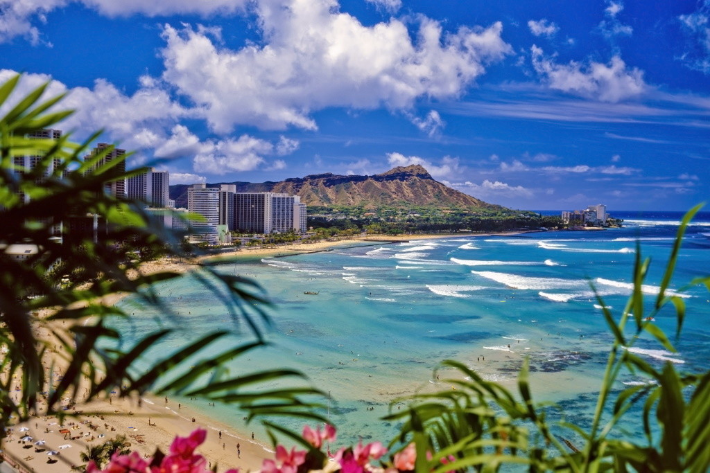 /photos/shares/Hawaii/0Oahu/HawaiiHonoluluWaikiki.jpg
