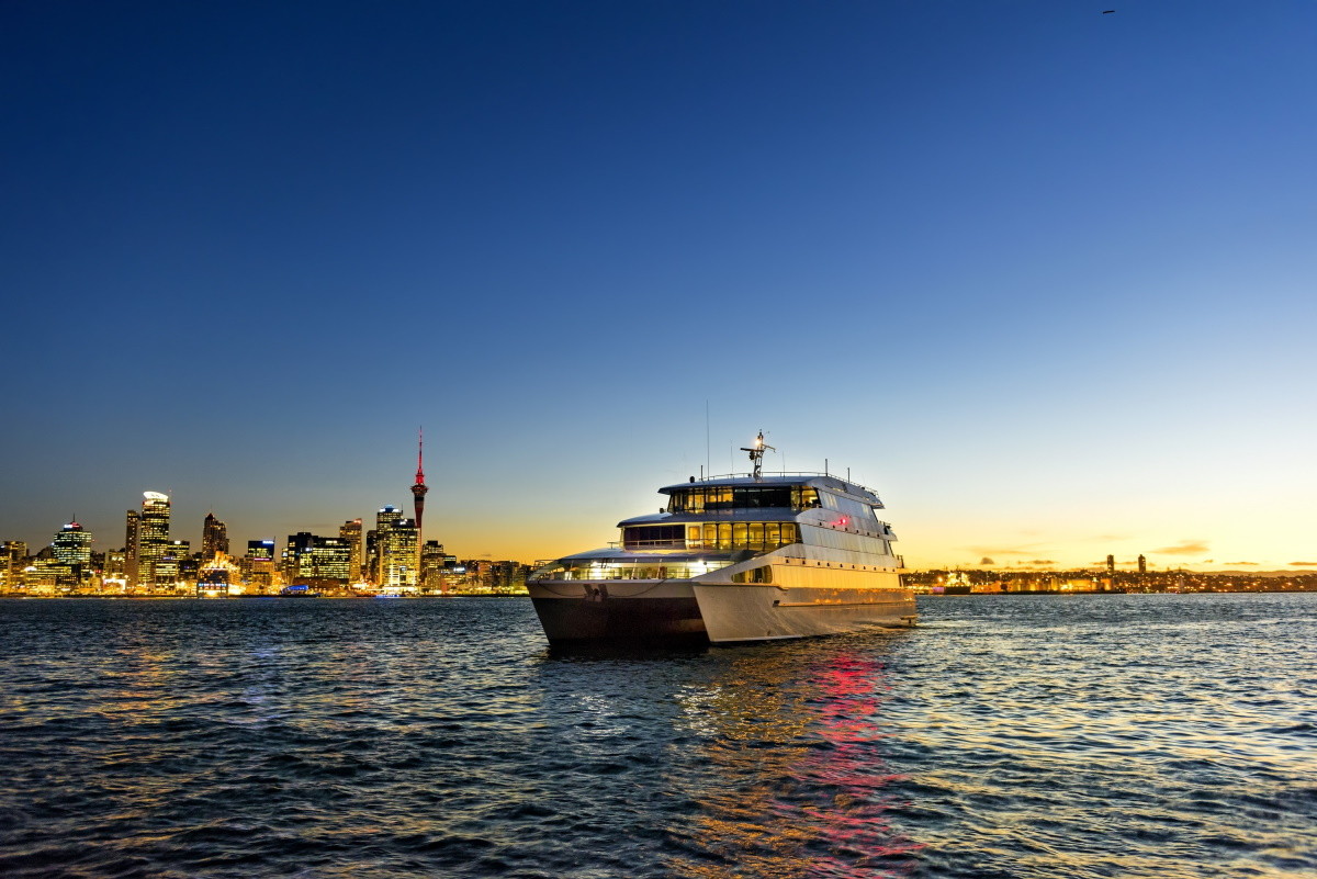 /photos/shares/NewZealand/5DayExploreCruiseHaurakiGulf/ExploreExpeditionNZ.jpg